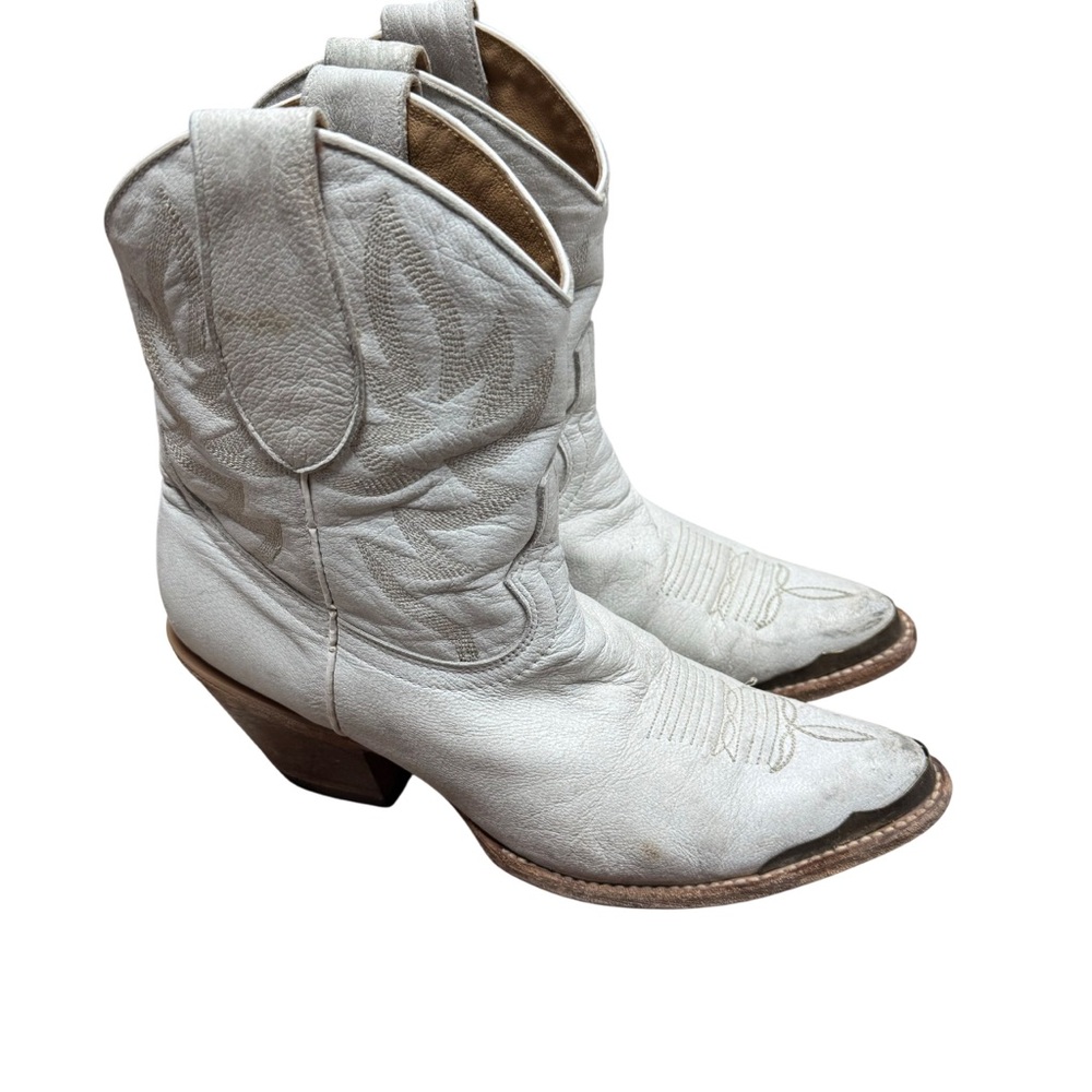 Idyllwind White Cowboy Boots